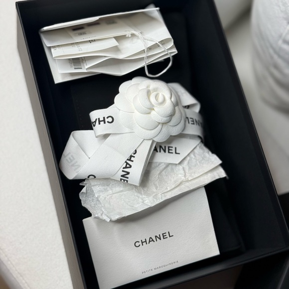 CHANEL 
Shiny Caviar Quilted Flap Charm Wallet On Chain WOC Black - Picture 12 of 16